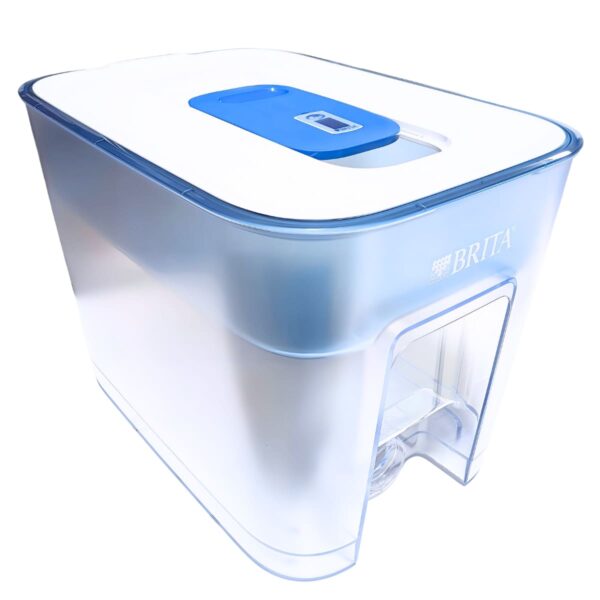 Brita(ブリタ) タンク型浄水器 フロー カートリッジ 3個付 ろ過水容量 4.85(全容量8.2L) Brita Flow 注ぎ口付き 液晶メモあり (幅×高さ×奥行) 21.4×22.0×30.4 cm #50611  KBFLCB1M 高性能フィルター おいしい水 新鮮な水 料理 コーヒー お茶 浄水器